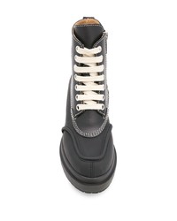schwarze klobige flache Stiefel mit einer Schnürung aus Leder von MM6 MAISON MARGIELA