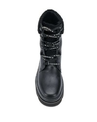 schwarze klobige flache Stiefel mit einer Schnürung aus Leder von Ash