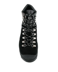 schwarze klobige flache Stiefel mit einer Schnürung aus Wildleder von Tommy Hilfiger