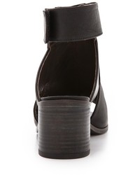 schwarze klobige Leder Sandaletten von Coclico
