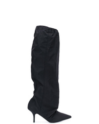 schwarze kniehohe Stiefel aus Leder von Yeezy