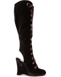 schwarze kniehohe Stiefel aus Samt von Prada