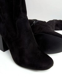 schwarze kniehohe Stiefel von Boohoo