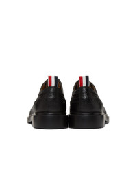 schwarze Leder Brogues von Thom Browne