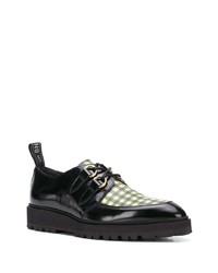 schwarze Leder Derby Schuhe mit Karomuster von Moschino