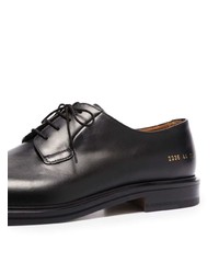 schwarze Leder Derby Schuhe von Common Projects