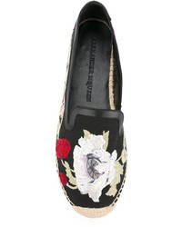 schwarze Leder Espadrilles mit Blumenmuster von Alexander McQueen