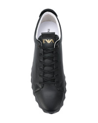 schwarze Leder niedrige Sneakers mit geometrischem Muster von Ea7 Emporio Armani
