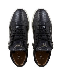 schwarze Leder niedrige Sneakers mit Schlangenmuster von Giuseppe Zanotti