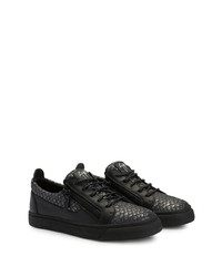 schwarze Leder niedrige Sneakers mit Schlangenmuster von Giuseppe Zanotti