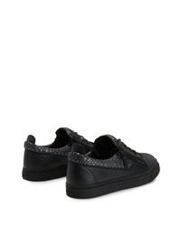 schwarze Leder niedrige Sneakers mit Schlangenmuster von Giuseppe Zanotti