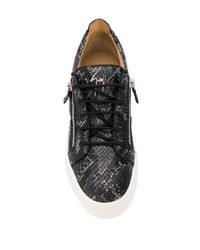 schwarze Leder niedrige Sneakers mit Schlangenmuster von Giuseppe Zanotti