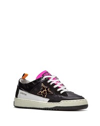 schwarze Leder niedrige Sneakers mit Sternenmuster von Golden Goose