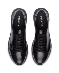 schwarze Leder niedrige Sneakers von Prada