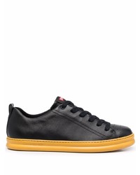 schwarze Leder niedrige Sneakers von Camper