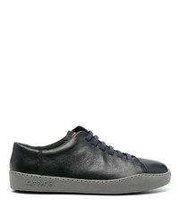 schwarze Leder niedrige Sneakers von Camper