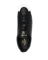 schwarze Leder niedrige Sneakers von Valentino Garavani