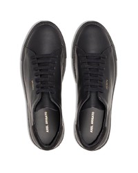 schwarze Leder niedrige Sneakers von Axel Arigato