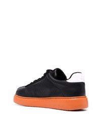 schwarze Leder niedrige Sneakers von Camper