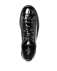 schwarze Leder niedrige Sneakers von Valentino Garavani