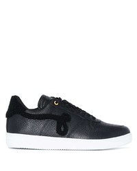 schwarze Leder niedrige Sneakers von John Geiger