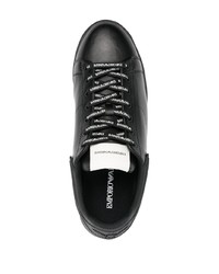 schwarze Leder niedrige Sneakers von Emporio Armani