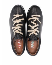 schwarze Leder niedrige Sneakers von Camper