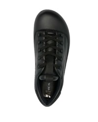 schwarze Leder niedrige Sneakers von Vic Matie