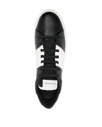 schwarze Leder niedrige Sneakers von Emporio Armani