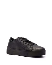 schwarze Leder niedrige Sneakers von Vic Matie