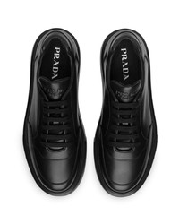 schwarze Leder niedrige Sneakers von Prada