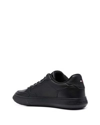 schwarze Leder niedrige Sneakers von Tommy Hilfiger