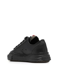 schwarze Leder niedrige Sneakers von Maison Mihara Yasuhiro