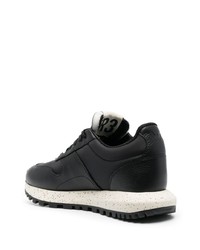 schwarze Leder niedrige Sneakers von Emporio Armani