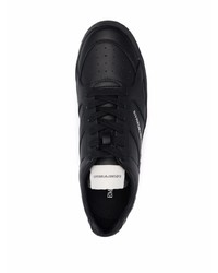 schwarze Leder niedrige Sneakers von Emporio Armani