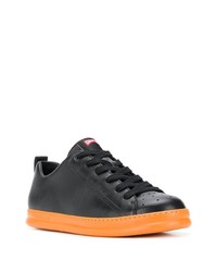 schwarze Leder niedrige Sneakers von Camper