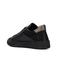 schwarze Leder niedrige Sneakers von Crime London