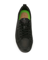 schwarze Leder niedrige Sneakers von Cariuma