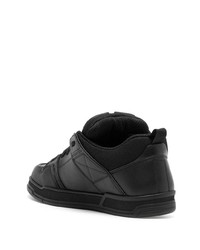 schwarze Leder niedrige Sneakers von Valentino Garavani