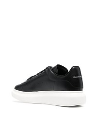 schwarze Leder niedrige Sneakers von Alexander McQueen