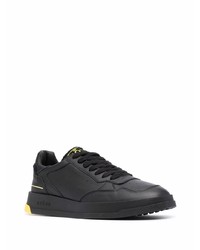 schwarze Leder niedrige Sneakers von Ghoud