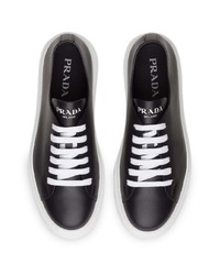 schwarze Leder niedrige Sneakers von Prada