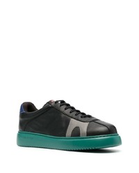 schwarze Leder niedrige Sneakers von Camper