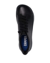 schwarze Leder niedrige Sneakers von Camper