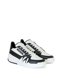 schwarze Leder niedrige Sneakers von Giuseppe Zanotti