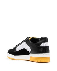 schwarze Leder niedrige Sneakers von Moschino