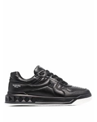 schwarze Leder niedrige Sneakers von Valentino Garavani