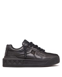 schwarze Leder niedrige Sneakers von Valentino Garavani