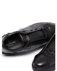 schwarze Leder niedrige Sneakers von Valentino Garavani