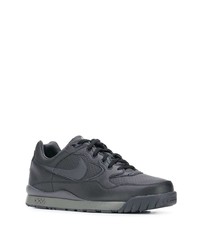 schwarze Leder niedrige Sneakers von Nike